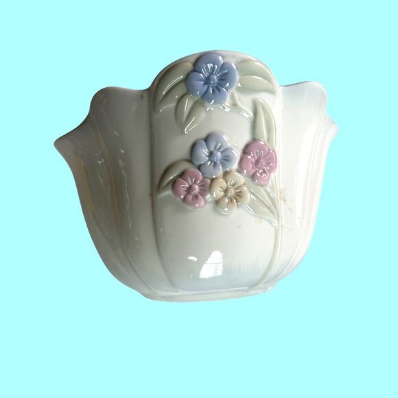 FTD 1992 Floral Ceramic Vase With Embossed Pastel Flowers Design Vintage Retro - Picture 1 of 10